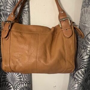 Elegant Tan Leather Shoulder Bag